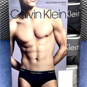 Calvin Klein Men’s Microfiber Hip Brief 3 Pack XL (40-42) NP2162O-033 A34M341420